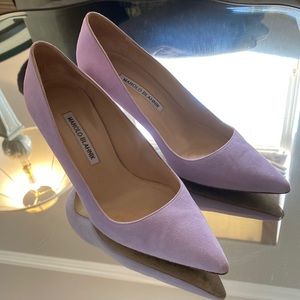 Beautiful Lavender Suede Manolo Blahnik Heeks